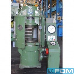 Pressen und Stanzautomaten - hydraulische Einsenkpresse - SACK & KIESSELBACH C 1/2 - 630