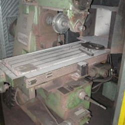 Knee-and-Column Milling Machine - hori. - RECKERMANN FW 1000