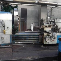 Leit- und Zugspindeldrehmaschine - PBR T 700 x 5.000
