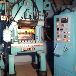 Stanzmaschinen - Stanzautomat - BRUDERER / USA BSTA 3011 E