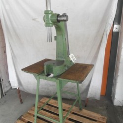 Pressen und Stanzautomaten - Handhebelpresse - HAHN & KOLB