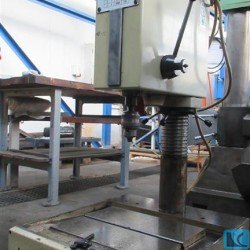 Bohrwerke / Bearbeitungszentren / Bohrmaschinen - Tischbohrmaschine - WMW HECKERT BT 2