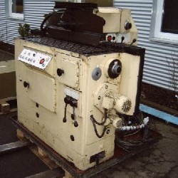 Fräsmaschinen - Nutenfräsmaschine - Horizontal - WMW AUERBACH FNW 32 x 800