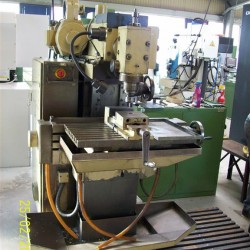 Fräsmaschinen - Werkzeugfräsmaschine - Universal - RUHLA VRB 2241